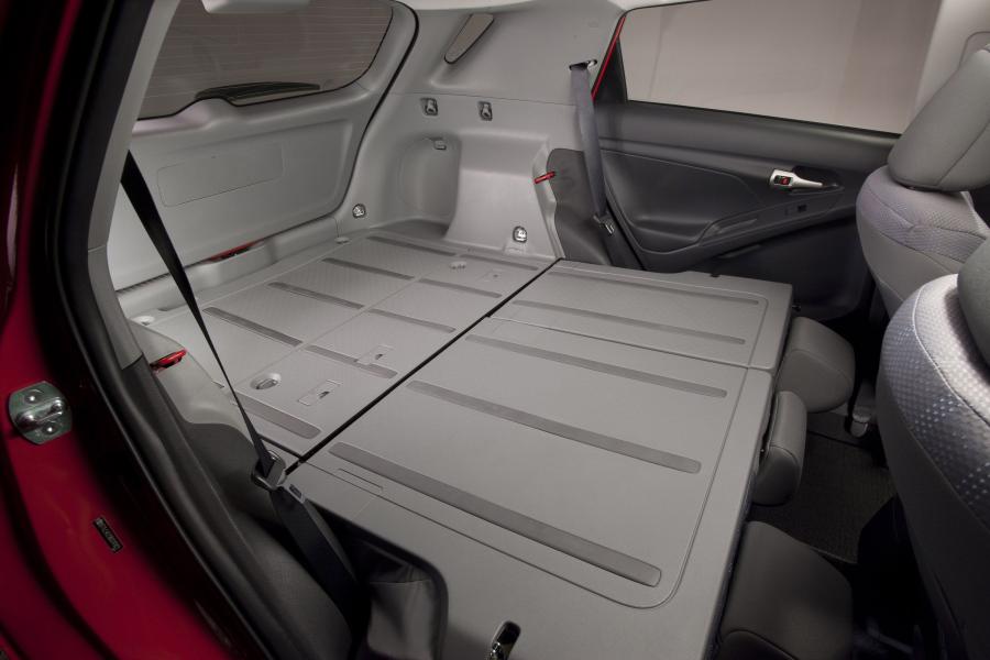  Toyota Matrix 2011 года  (фото 3 из 38)